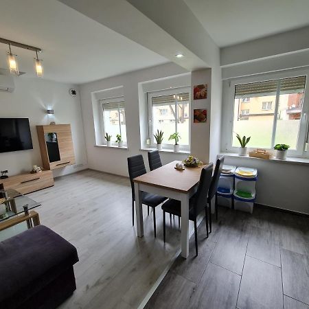 Apartament Ada Apartment Glogowek Bagian luar foto